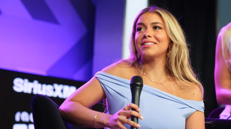 SLOMW and DWTS star Jen Affleck