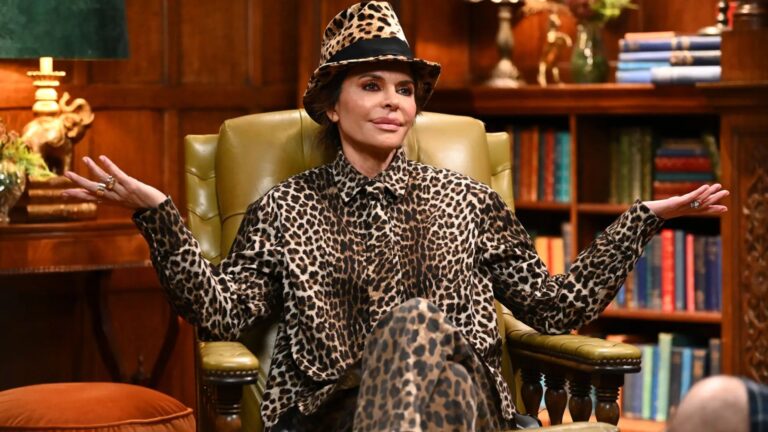 Lisa Rinna on The Traitors season 4